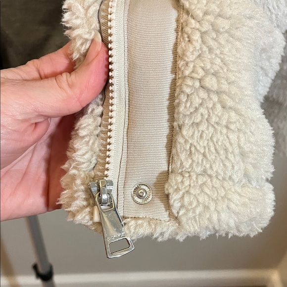 Calvin Klein Tan Sherpa Jacket - Size XSmall - Picture 6 of 14